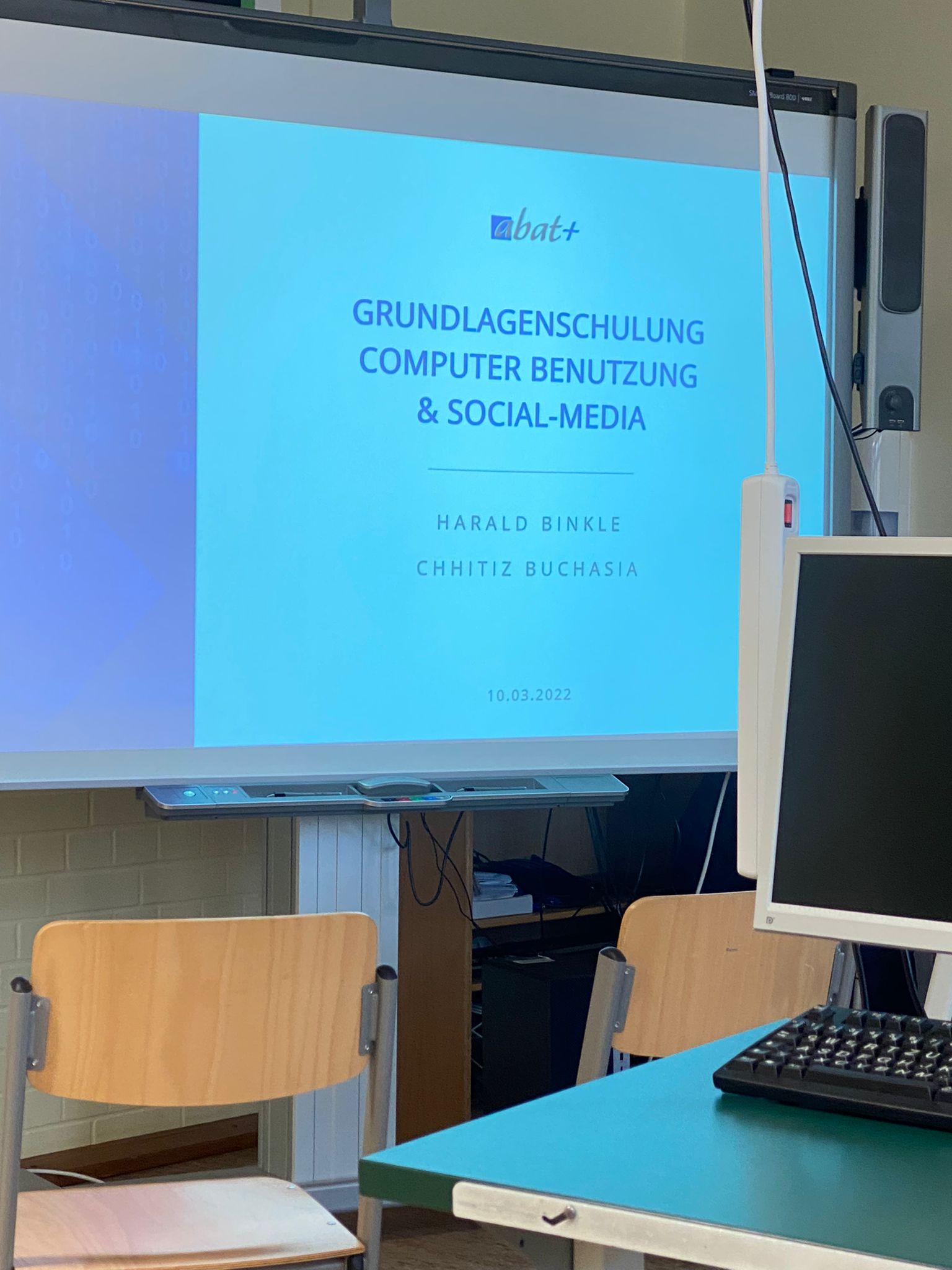 Smartboard%20im%20PC%20Raum%20bei%20der%20Grundlagenschulung Smartboard%20im%20PC%20Raum%20bei%20der%20Grundlagenschulung